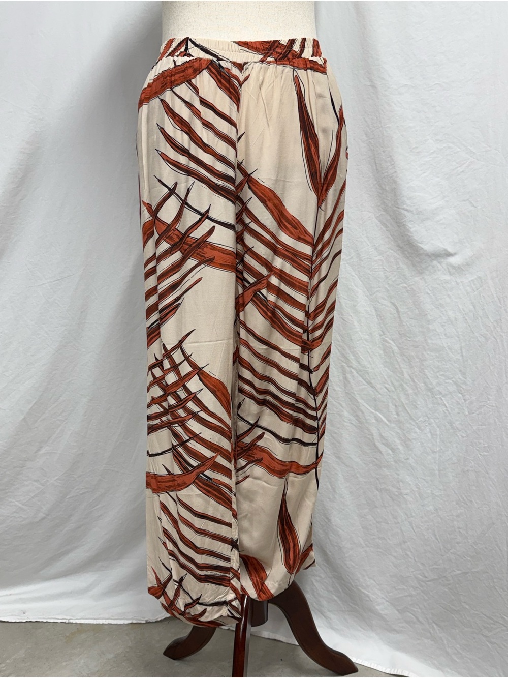 Women's Cream Wide-Leg Printed Pants with Rust Leaf Print